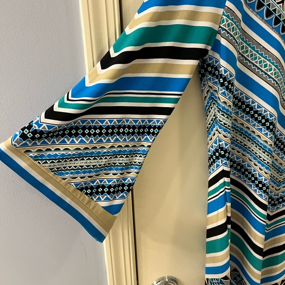 Beige by eci shift dress size 14 but fits like size 10 - Picture 2 of 3